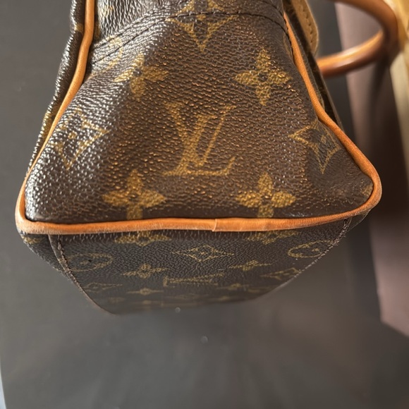 Louis Vuitton Manhattan Bag - Picture 11 of 12